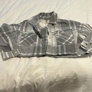 NWT Gray plaid shacket
